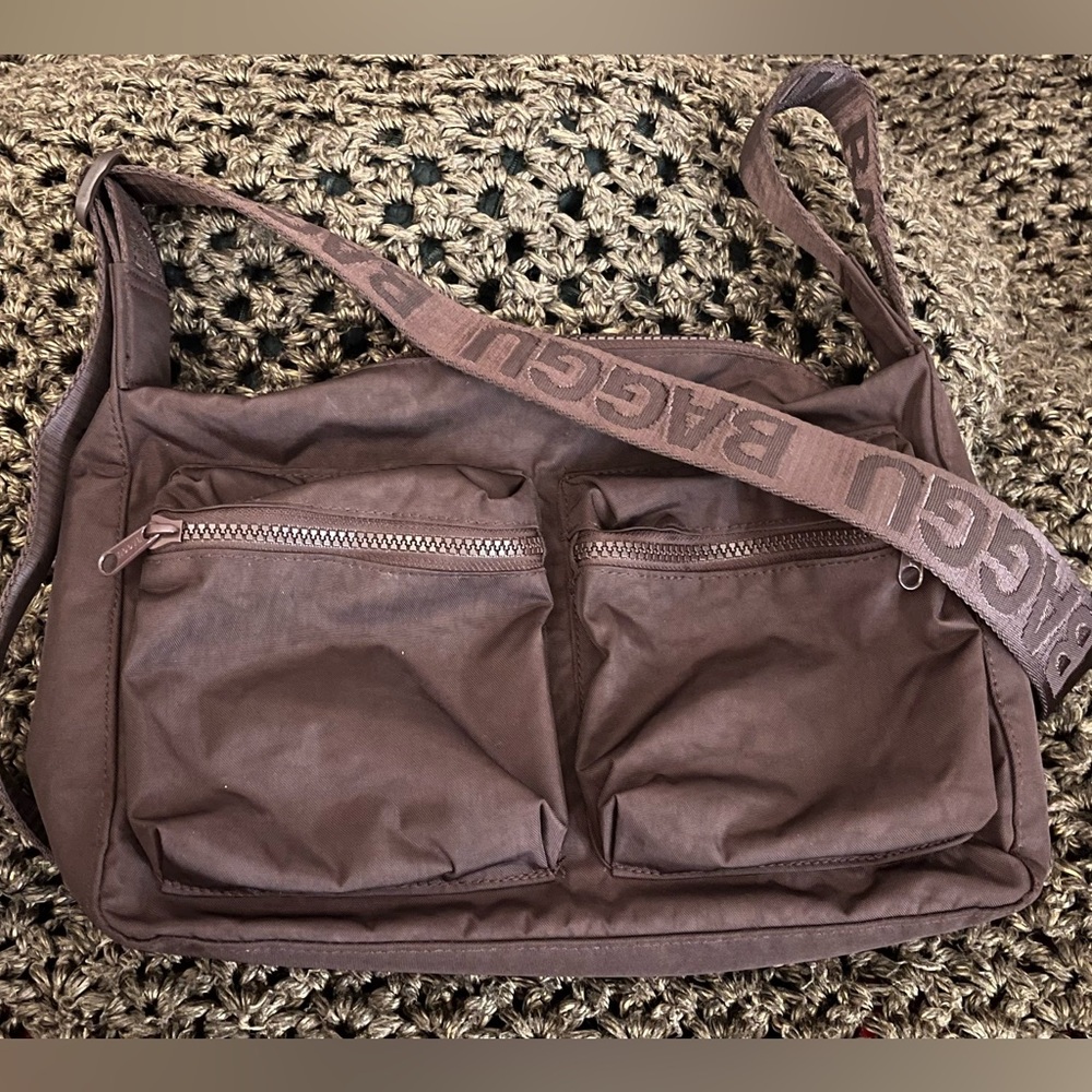BAGGU Medium Cargo Crossbody in Chocolate Plum
